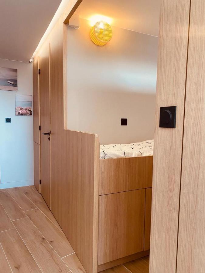 LE CALI, P2 Cabine dans une résidence avec piscine, vue mer et parking privé La Grande-Motte Esterno foto