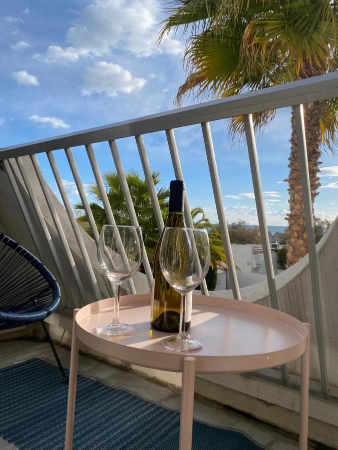 LE CALI, P2 Cabine dans une résidence avec piscine, vue mer et parking privé La Grande-Motte Esterno foto
