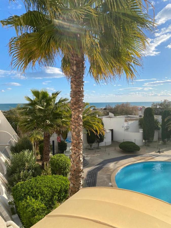 LE CALI, P2 Cabine dans une résidence avec piscine, vue mer et parking privé La Grande-Motte Esterno foto